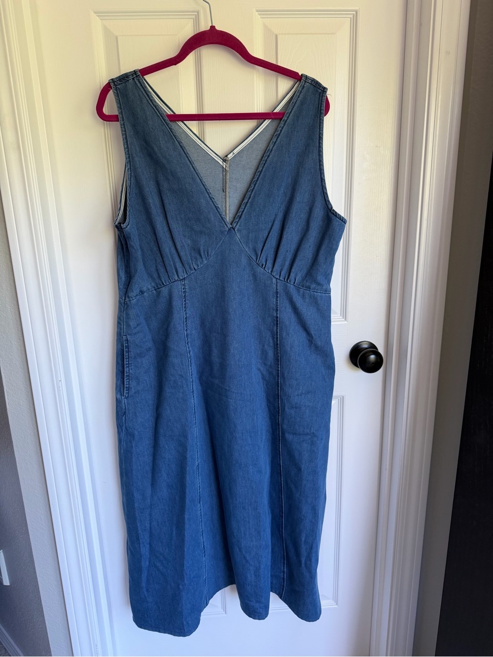 Source Unknown Blue Denim V-Neck Sleeveless Midi Dress